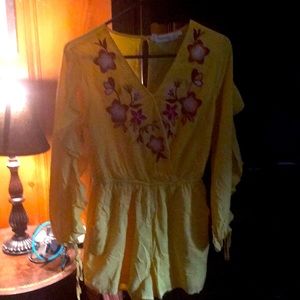 Long sleeve, beautiful yellow romper